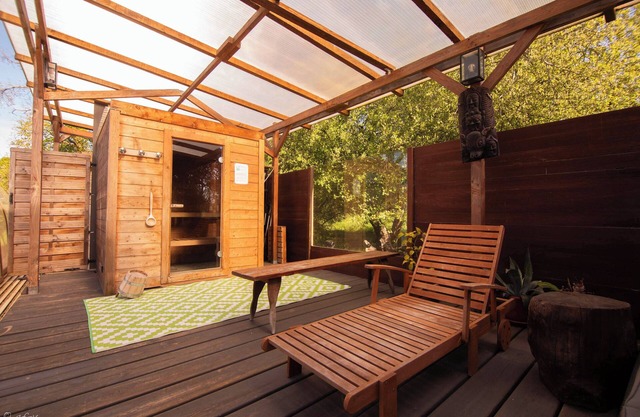 Heated and covered swimming pool all year round in Brittany for your weekends and vacations