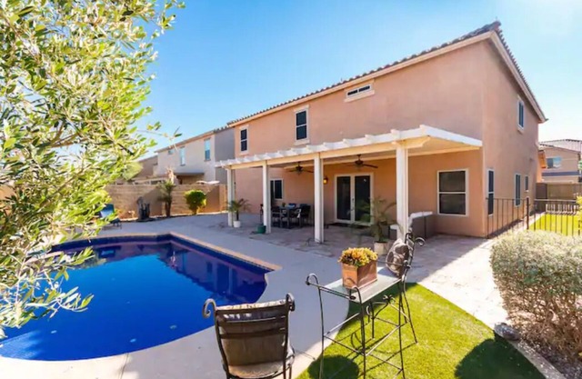 heated Private pool 5bd 3 ba 3 garage Laveen