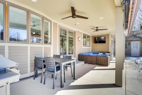 Heated Saltwater Pool Riverfront Home in Ludlow