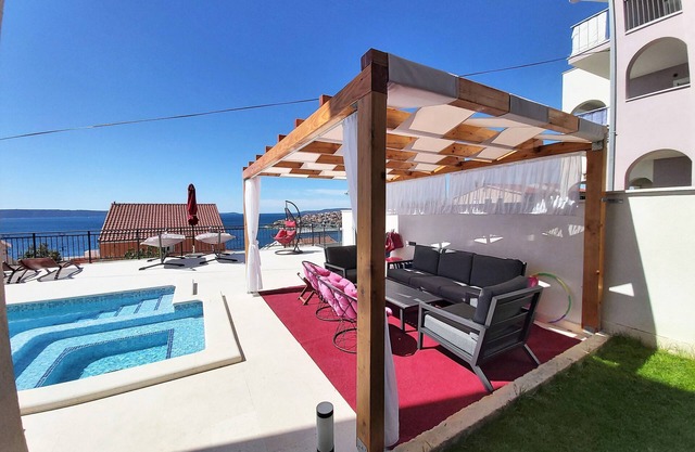 Heated swimming pool, stunning sea view terrace ap7