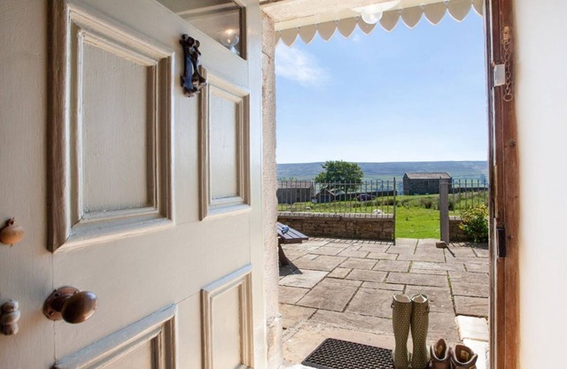 HEATHERDENE - Cottage set in the midst of the Yorkshire Dales with amazing views