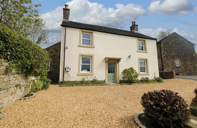 HEATHYLEE, family friendly, with open fire in Longnor