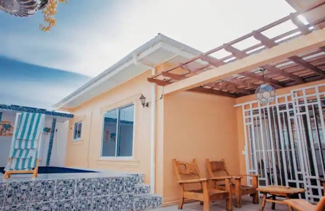 Heavenly ApHEARTment with backyard swimming pool