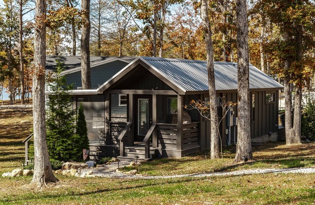 Heavensent Tiny Home @ The Retreat at Water's Edge - Lake Views!