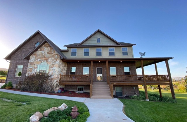 HeberC- 9 Bed 10 Bath- Sleeps 50- 1/2 Acre Grass Yard- Short Walk To Pickleville