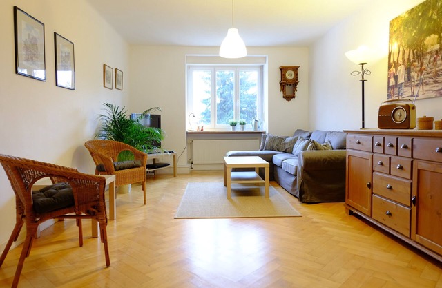 heidel-home 3Room Apartment: central villa from 1926 for singles/groups/family