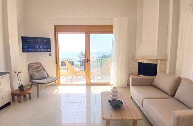 Helios Blue Villas : 3 floor Villa 125sqm Sea View