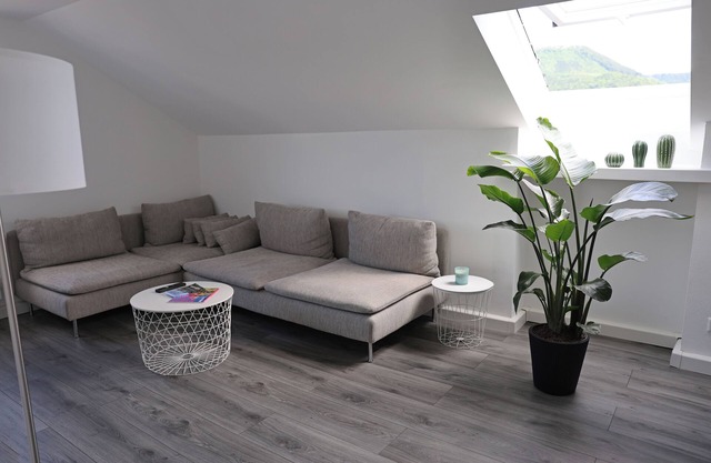 Helle und Moderne Wohnung