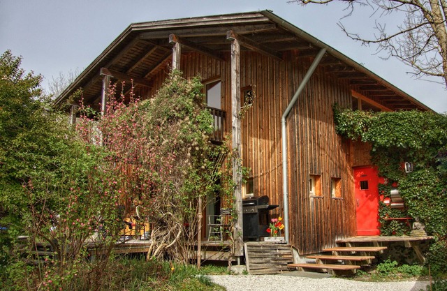 Helles, Kinderfreundliches Ferienhaus "zum Paradies" mit Garten und Weiherblick