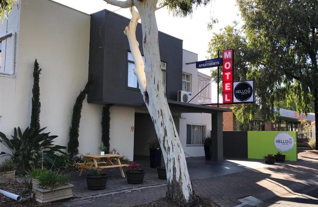 Hello Adelaide Motel and Apartments