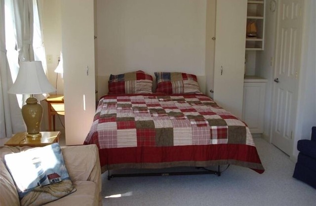Henry's HideaWay Harpswell 2 Person Saturday to Saturday