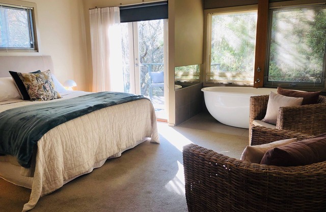 Hepburn hideaway studio spa villa ~ Hepburn and Daylesford