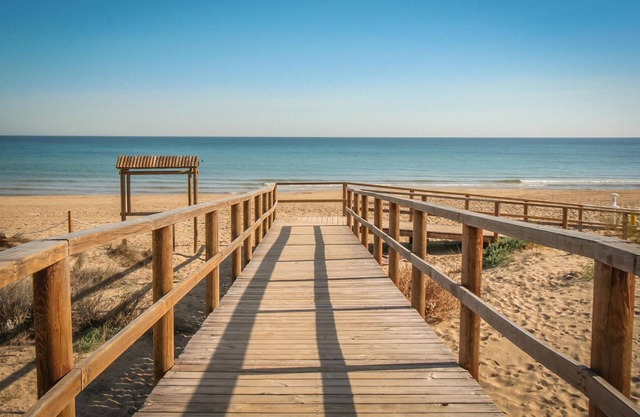 Here you can expect a modern and homely furnished apartment near the beach.