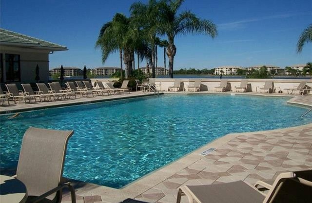Heritage Palms Golf & Country Club Condo