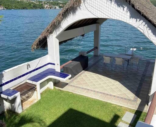 Hermosa Casa Privada con acceso al lago y todo...