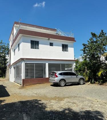 Hermoso Apartamento en 3er nivel con terraza privada