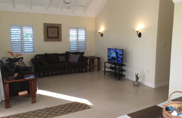 Heroes Villa - at Richmond - Private Beach Access