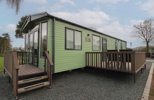 HERON, family friendly, character holiday cottage in Shobdon