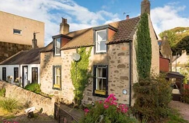 Heron House: The Forth Rail Bridge Cottage