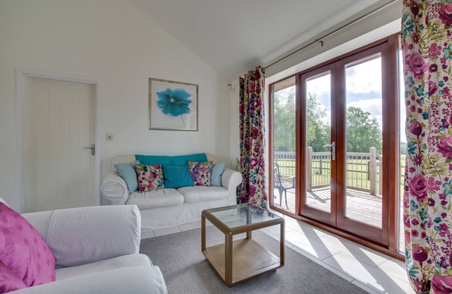 Hexden Lea - One Bedroom House, Sleeps 2