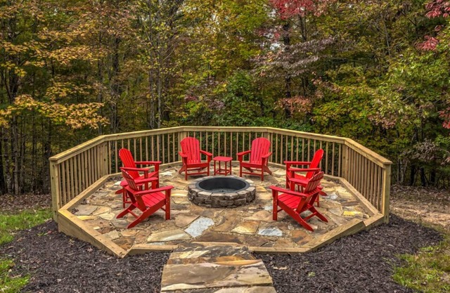 Hibernation Station - Pet Friendly | Hot Tub | Fire Pit | Pool Table & Arcade Games