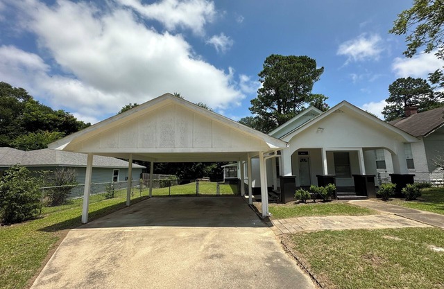 Hickory House - 4 Bedrooms - Sleeps Up To 8