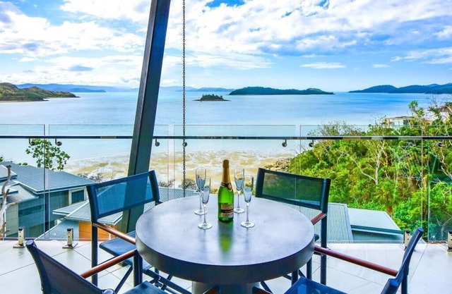 Hidden Cove 16 , Hidden Cove 16 on Hamilton Island