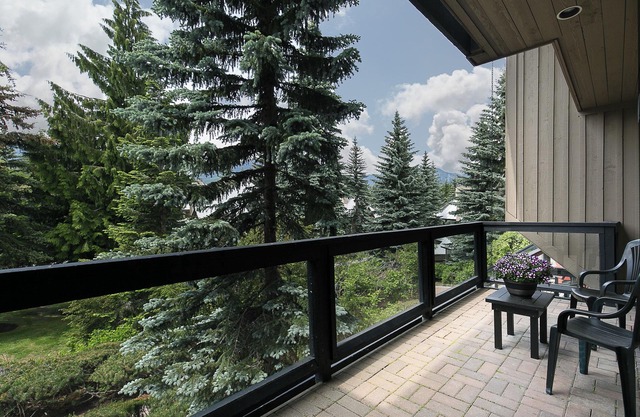 Hidden Gem, Walk to Village, Close to Bike Trails