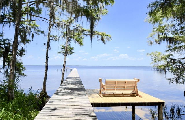 Hidden Oasis on the St. Johns River