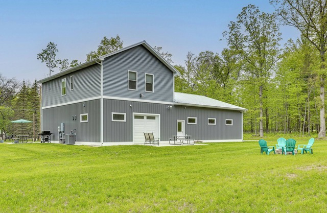 Higgins Lake Barndominium w/Boat Parking!