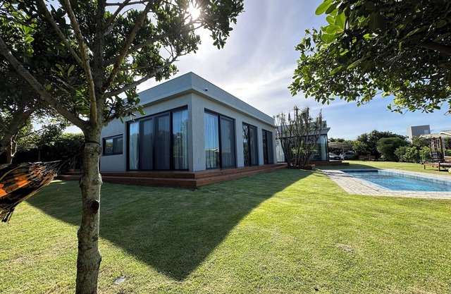 High-End Beach House Facing the Sea