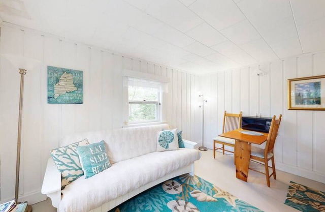 High Tide Cabin @ Pemaquid Beach