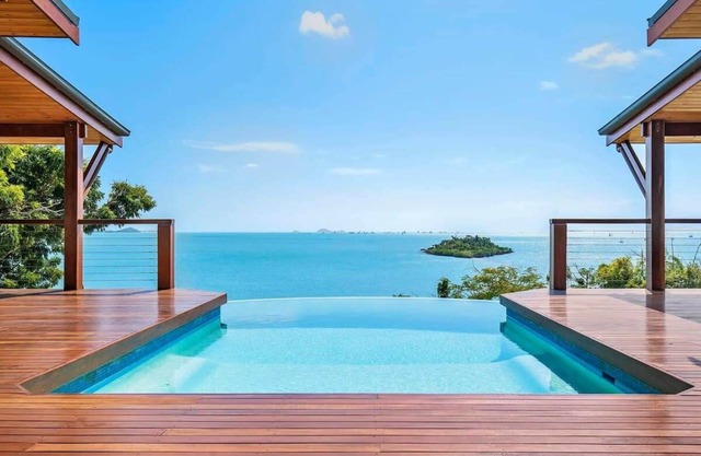 "High Tide" - Whitsundays Beachfront Accommodation