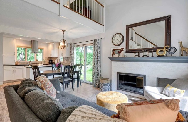 Highland 6th Hole & RiverView | Fairway Village 5A
