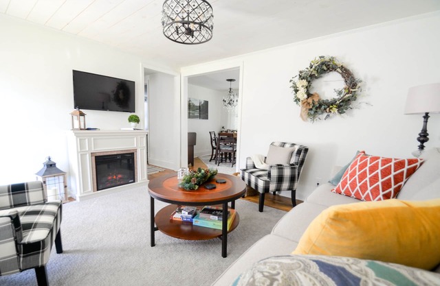 Hightower Haven, Romantic Getaway, Creek, Mountain View, Cozy Cottage, Fire pit