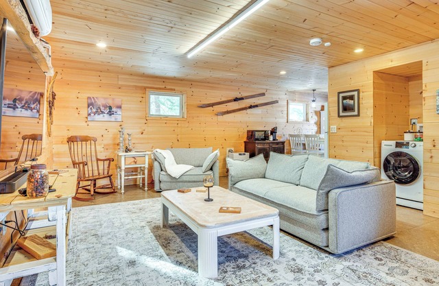 Hiking & Snowmobile Trails On-Site: Alton Retreat!