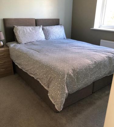 Hill House - 5 Mins Merry Hill - Perfect for Contractors & Families