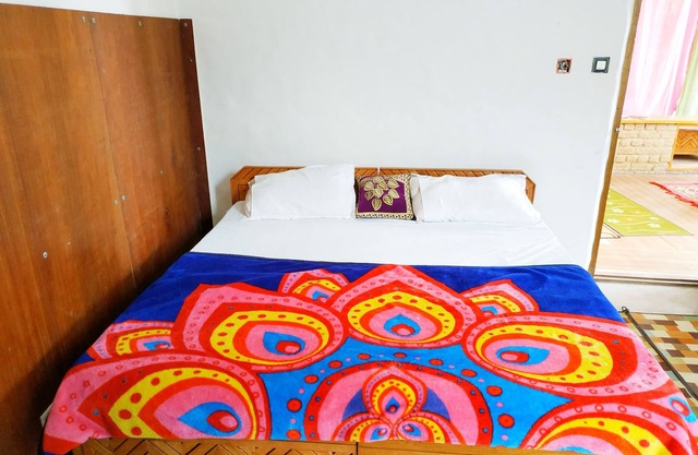 Hill top house 2br, incredible view, old Manali.