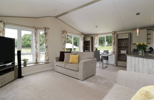 Hill View, Lilac Lodge