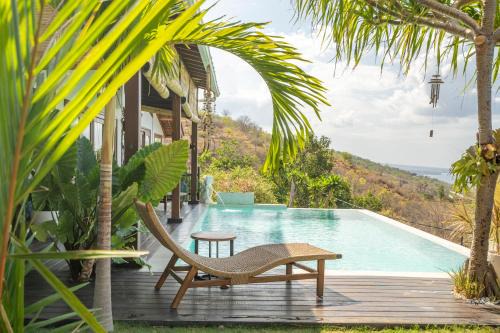 Hillside Chalet with panoramic views