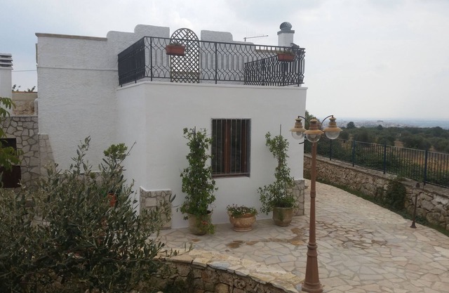 Hillside villa a few km from Matera. Apartment 1