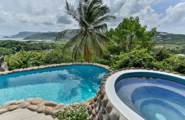 Hilltop 1-bed Villa with great views out to sea - Villa Cadasse