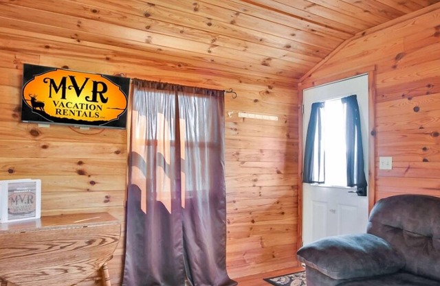 Hilltop Hideaway 2 - Special Rates for 30 day stays!