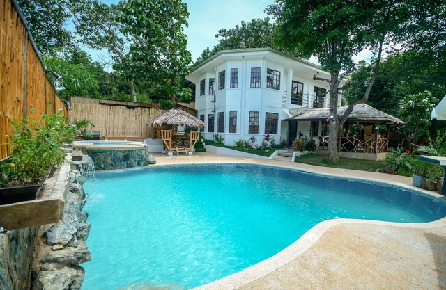 Hilltop Pool and VIlla