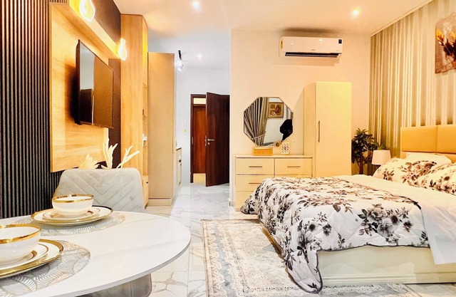 Hilton Essence Studio, Airport-Accra
