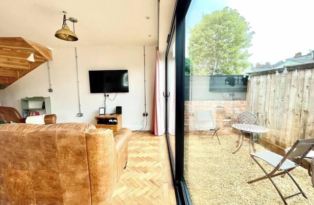 Hip Industrial Style Southville House & Courtyard