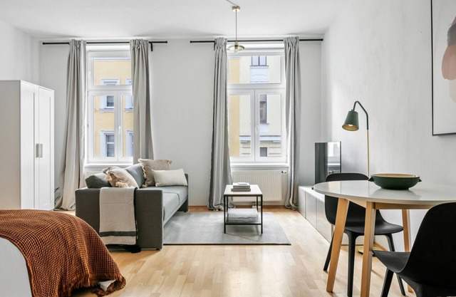 Hip Margareten 1BR in fabulous district near cafes & bars, by Blueground