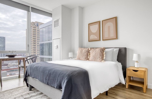 Hip South Loop Studio w/Lounge, Pool & Gym nr Grant Park, by Blueground