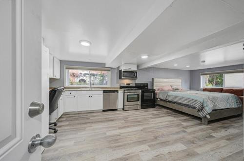 His Grace Garden Apartment