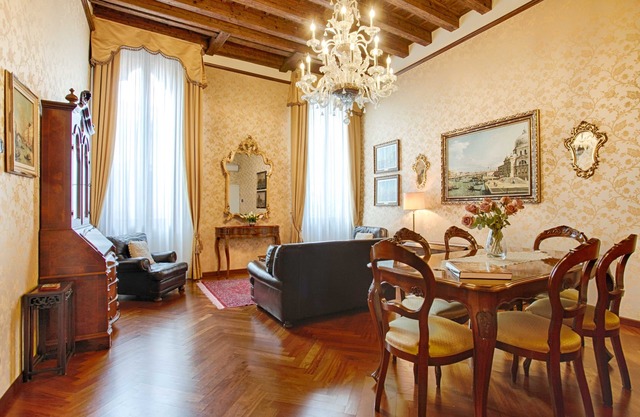 Historic 14th century Luxury Apartment